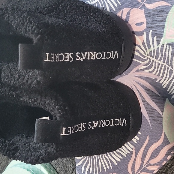 Victoria secret slipper booties - Picture 5 of 6
